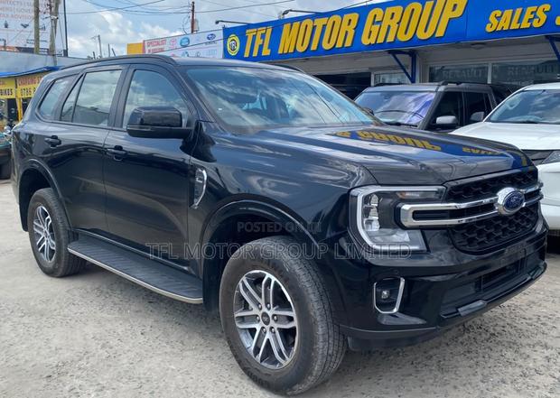 Ford Everest 2023 Black