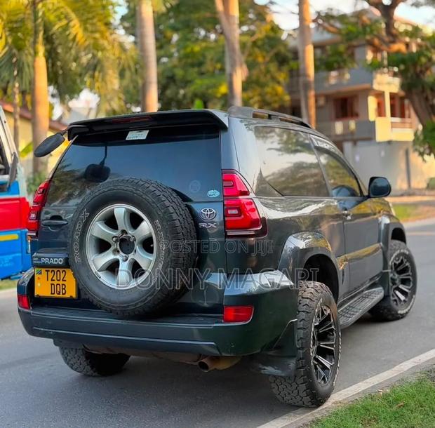 Toyota Land Cruiser Prado 2004 Gray