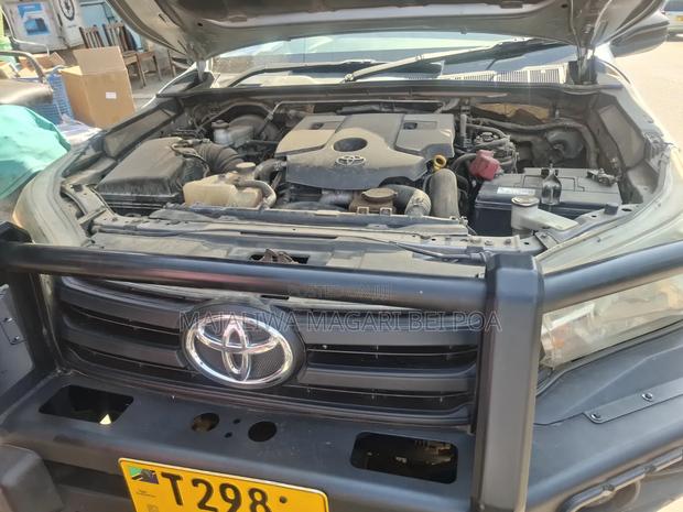 Toyota Hilux 2018 Gray