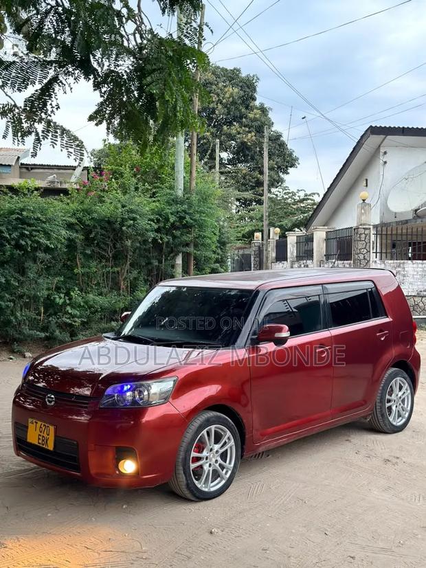 Toyota Corolla Rumion 2014 Maroon