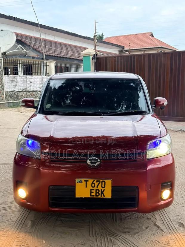 Toyota Corolla Rumion 2014 Maroon