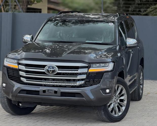 Toyota Land Cruiser 2024 Burgundy