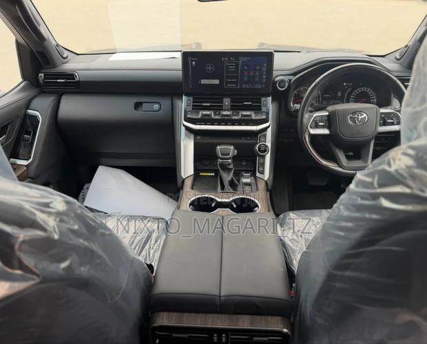 Toyota Land Cruiser 2024 Burgundy