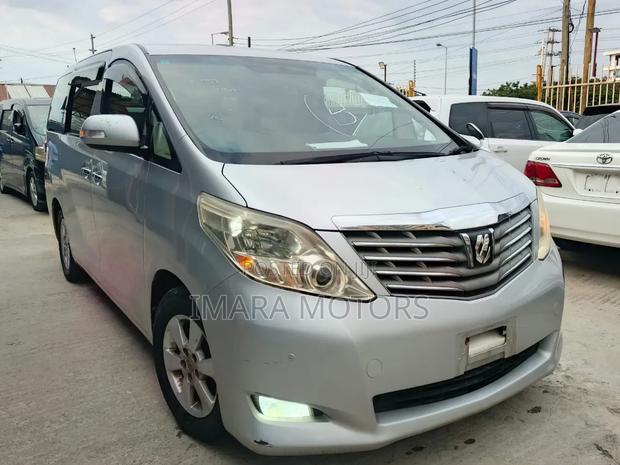 Toyota Alphard 2009 Silver