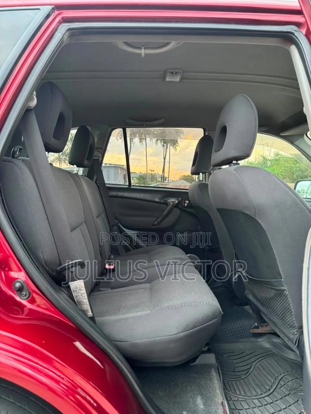 Toyota RAV4 2005 Red