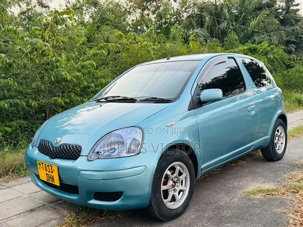 Toyota Vitz 2003 Blue