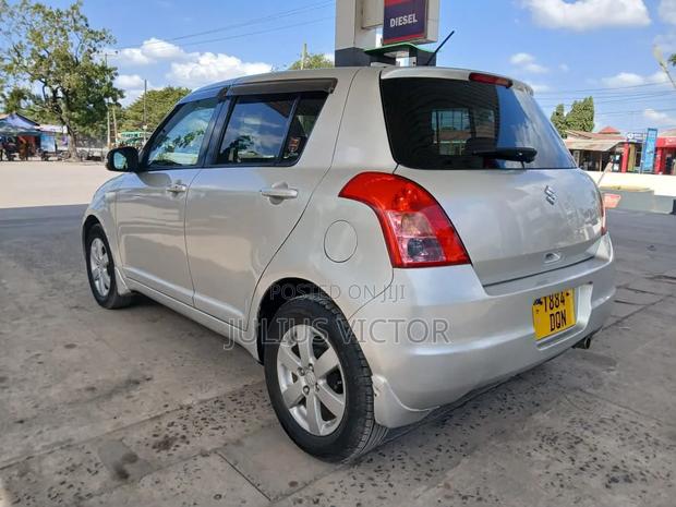 Suzuki Swift 2003 Silver