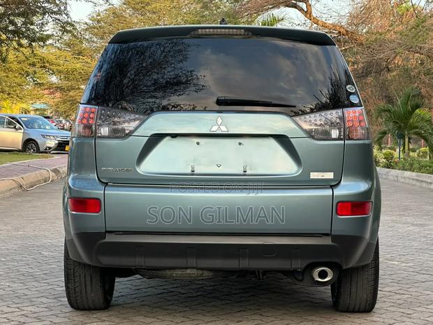 Mitsubishi Outlander 2005 Blue