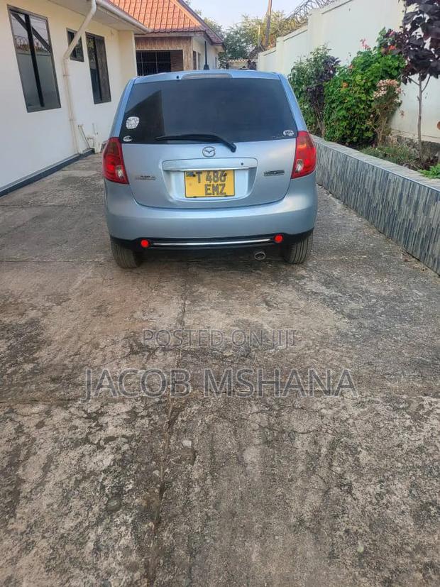Mazda Verisa 2009 Blue