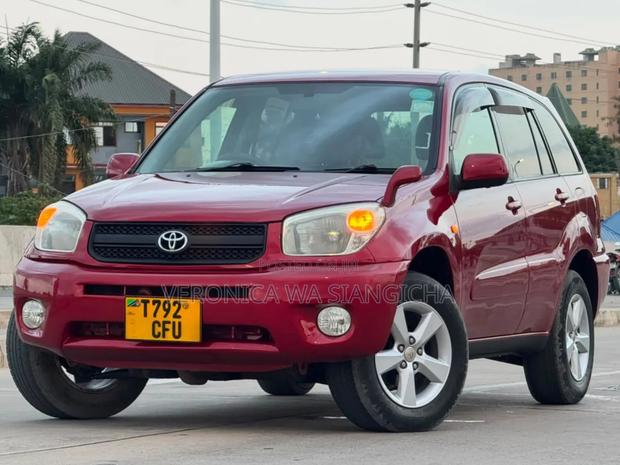 Toyota RAV4 2004 Red