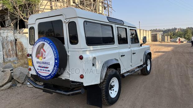 Land Rover Defender 2002 White