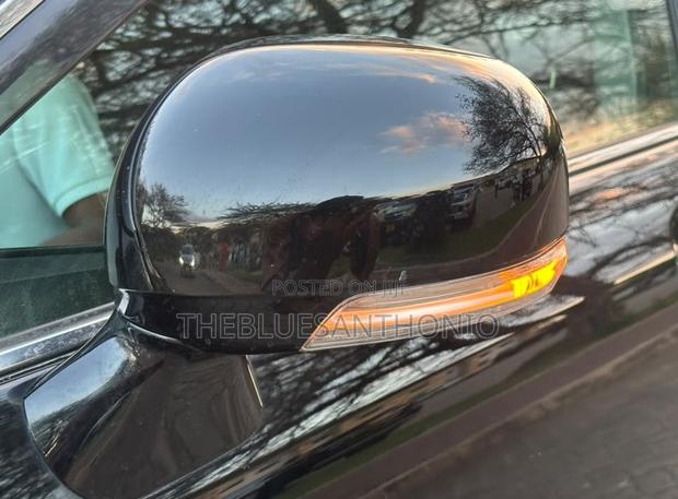 Toyota Crown 2012 Black