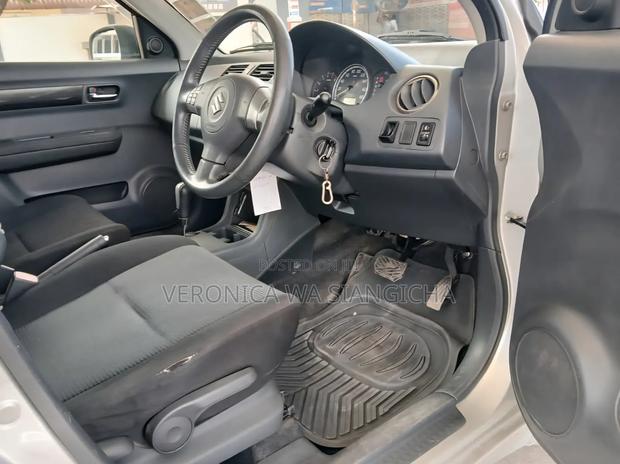 Suzuki Swift 2003 Silver