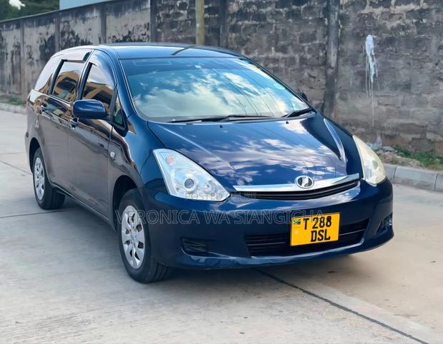 Toyota Wish 2005 Blue