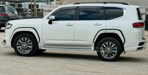 New Toyota Land Cruiser 2024 White