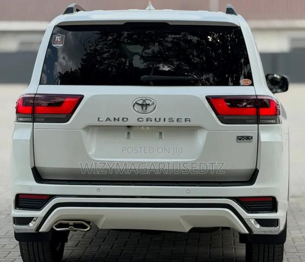 New Toyota Land Cruiser 2024 White