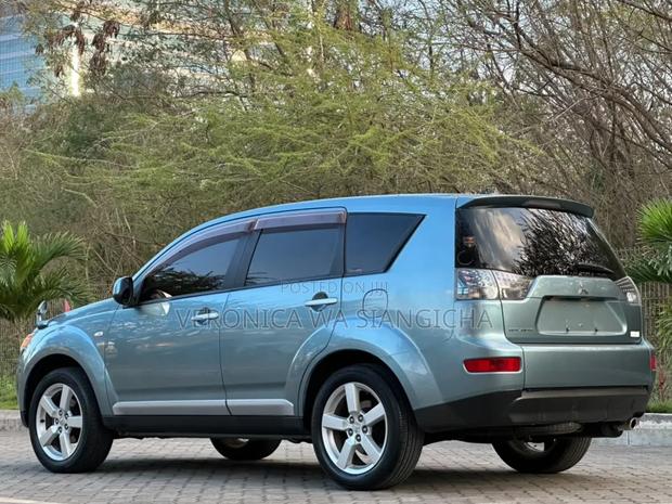 Mitsubishi Outlander 2005 Blue