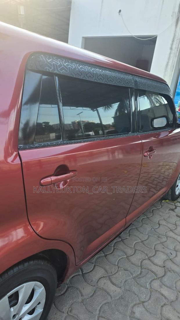 Toyota Corolla Rumion 2010 Red