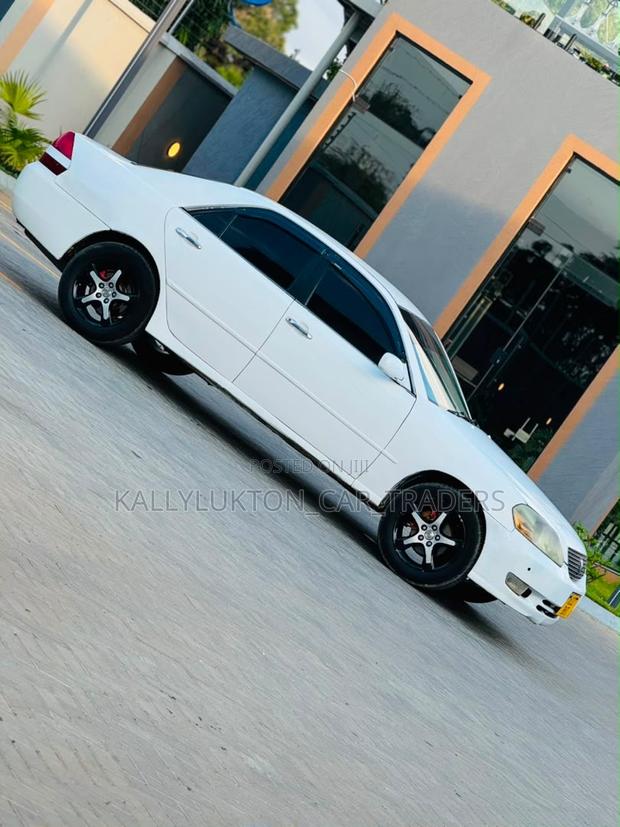 Toyota Mark II 2002 White
