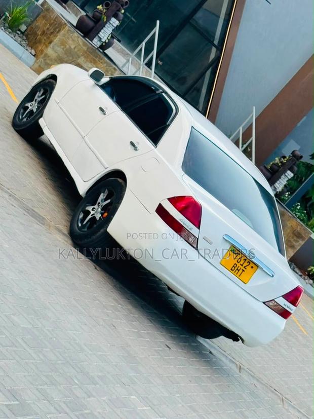 Toyota Mark II 2002 White