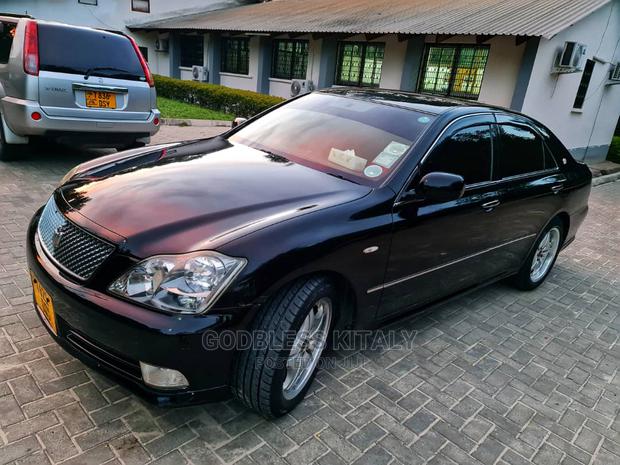 Toyota Crown 2006 Blue