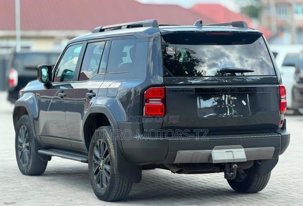 Toyota Land Cruiser Prado 2024 White