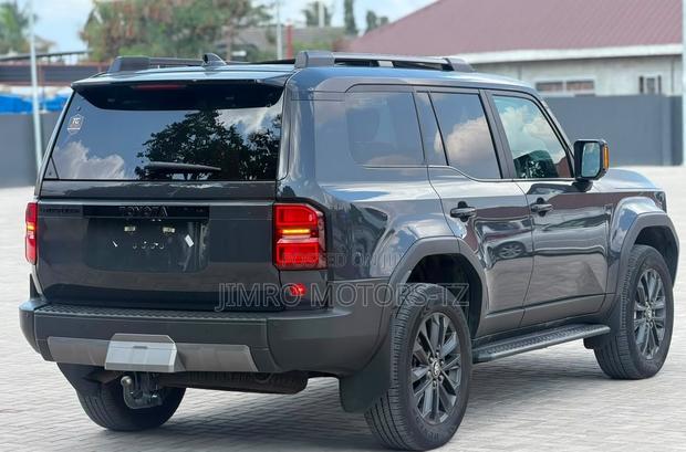 Toyota Land Cruiser Prado 2024 White