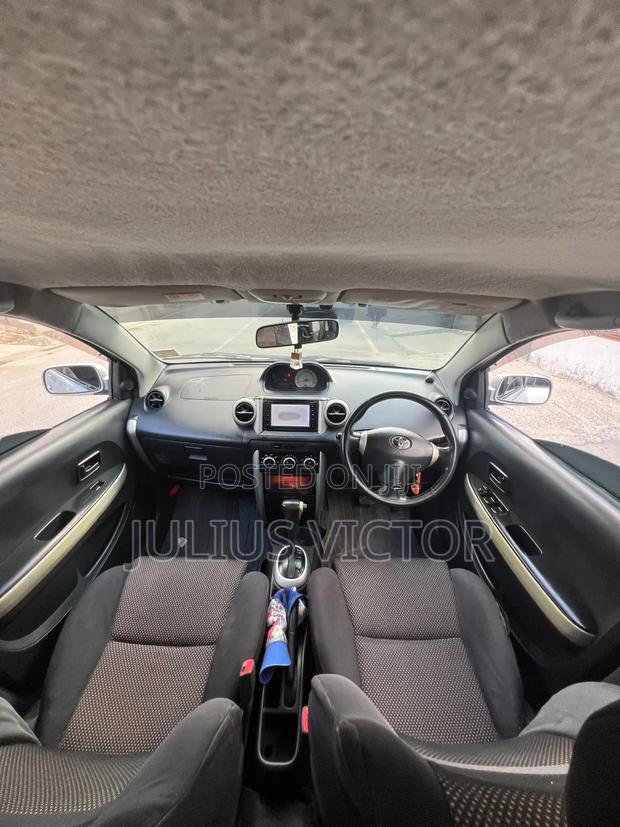Toyota IST 2004 Silver