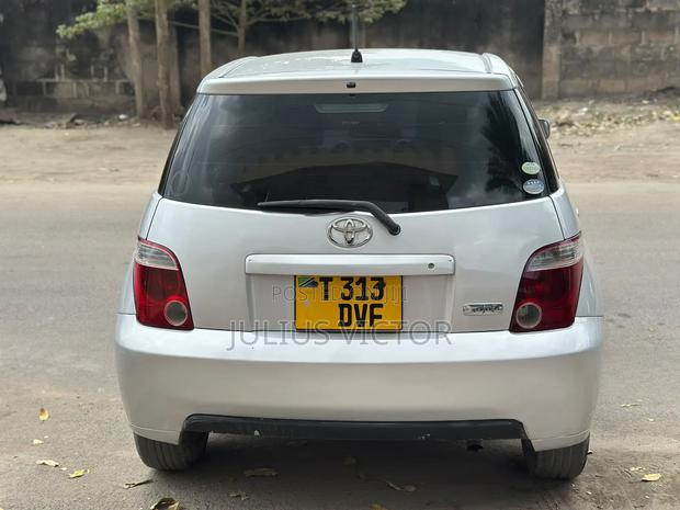 Toyota IST 2006 Silver