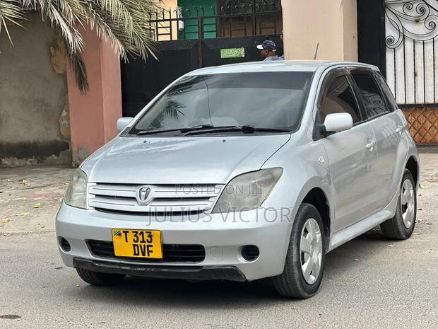 Toyota IST 2006 Silver
