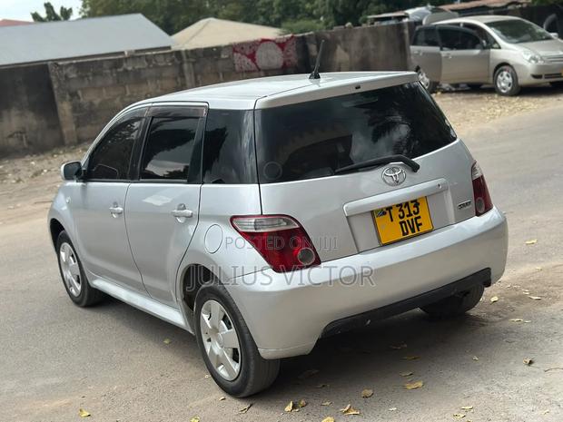 Toyota IST 2006 Silver