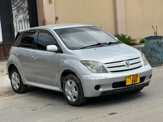 Toyota IST 2006 Silver