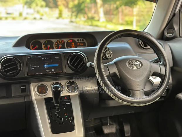 Toyota Corolla Rumion 2009 Silver