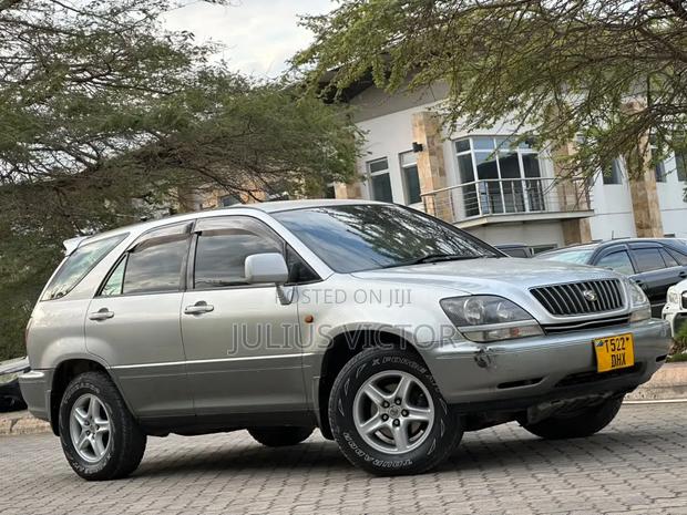 Toyota Harrier 2001 Silver
