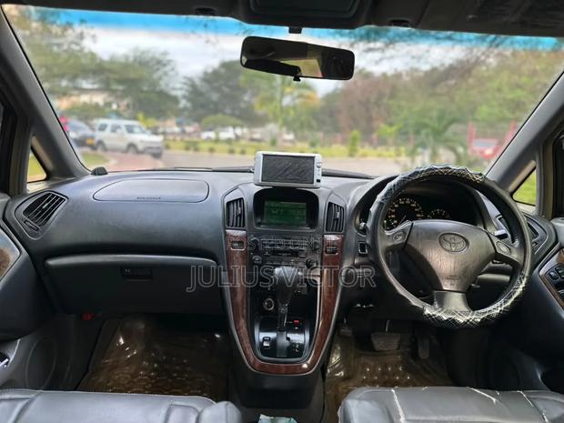 Toyota Harrier 2001 Silver