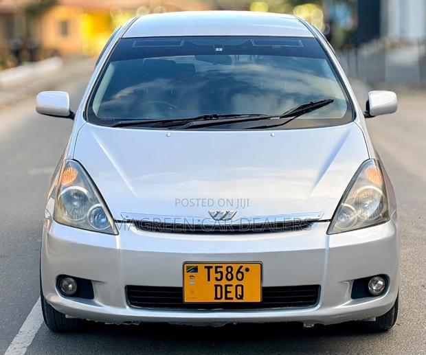 Toyota Wish 2004 Silver
