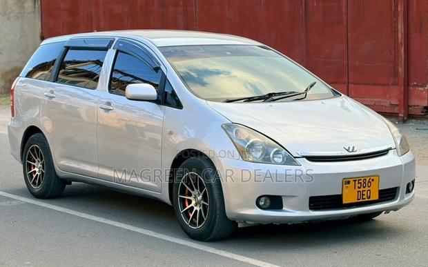 Toyota Wish 2004 Silver