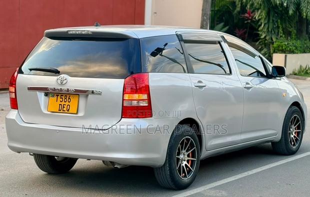 Toyota Wish 2004 Silver