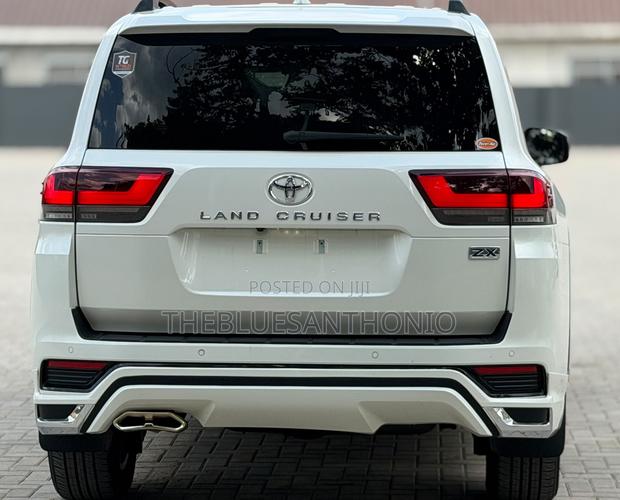 Toyota Land Cruiser 2023 White