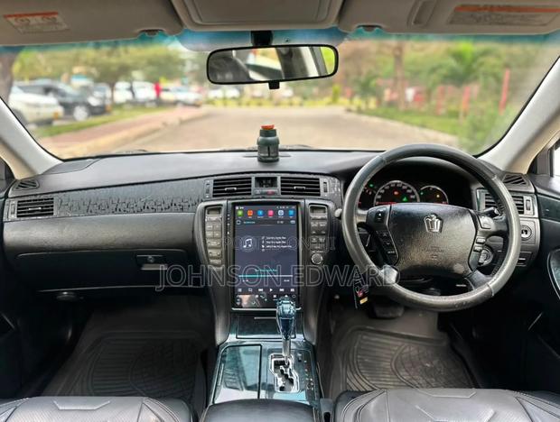 Toyota Crown 2004 Pearl