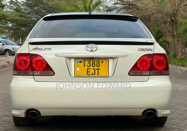 Toyota Crown 2004 Pearl