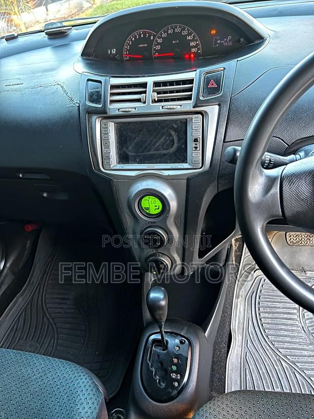 Toyota Vitz 2006 Gold