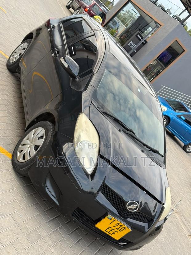 Toyota Vitz 1.0 FWD 3dr 2006 Black
