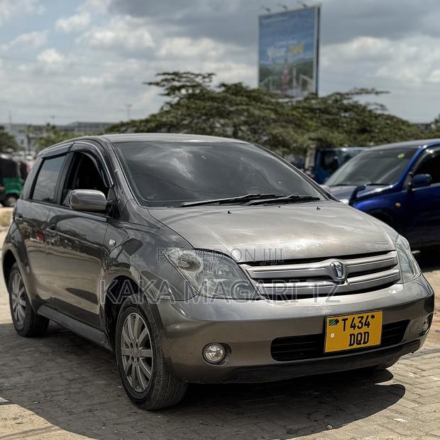 Toyota IST 2004 Gray