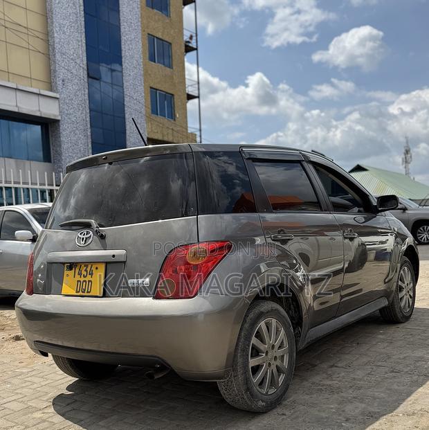Toyota IST 2004 Gray