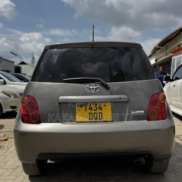 Toyota IST 2004 Gray