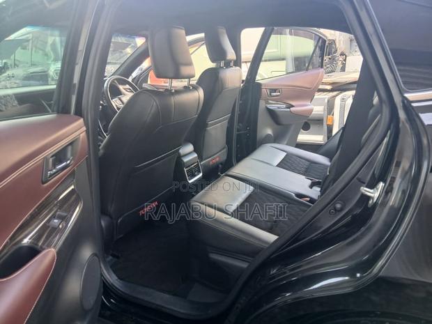 Toyota Harrier 2.0 2015 Black