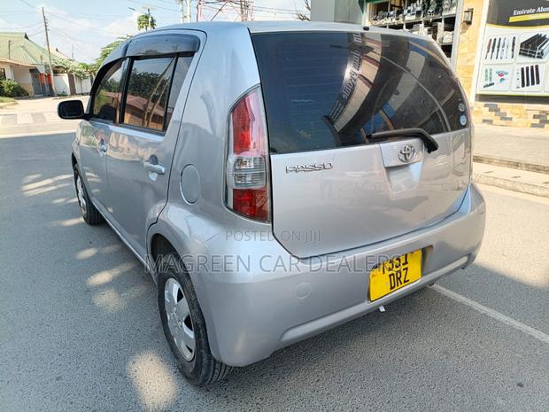 Toyota Passo 2006 Silver
