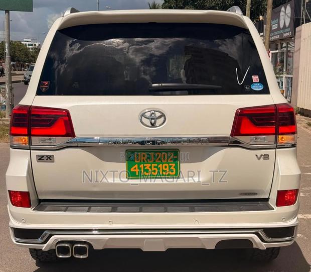 Toyota Land Cruiser 2016 Off white