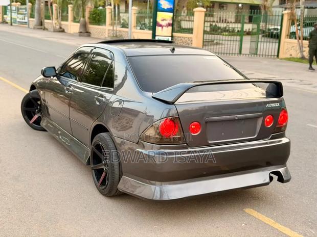 Toyota Altezza 2004 Gray